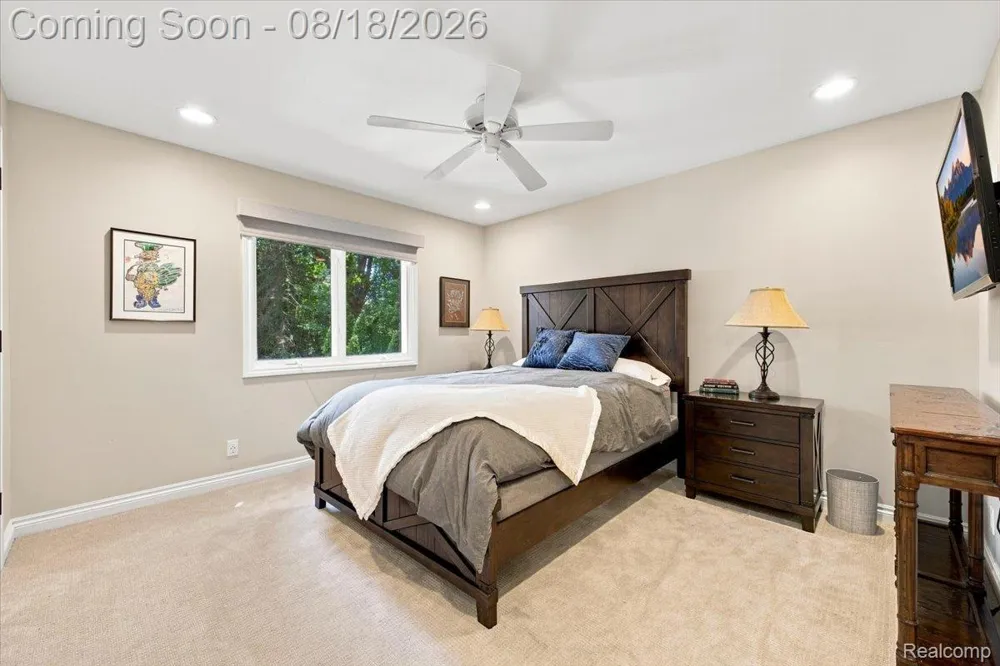 853 Lone Pine Road Bloomfield Hills City, MI 48302