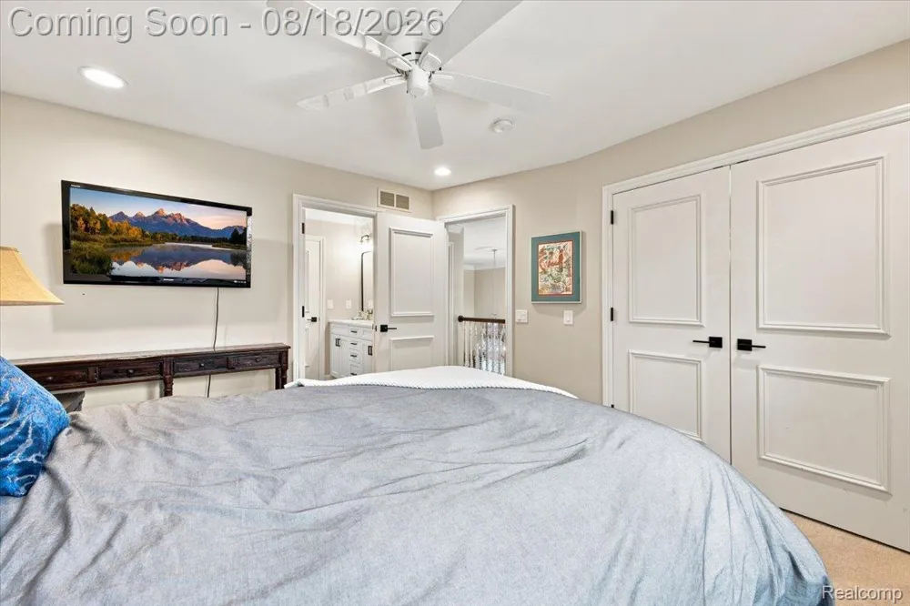 853 Lone Pine Road Bloomfield Hills City, MI 48302
