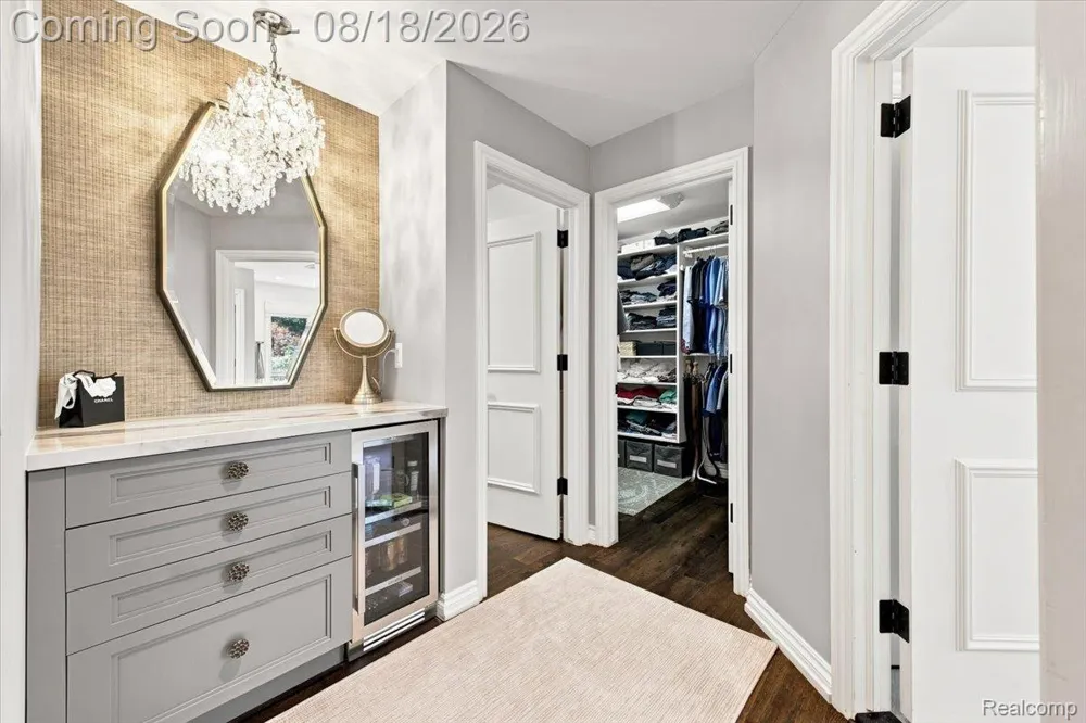 853 Lone Pine Road Bloomfield Hills City, MI 48302