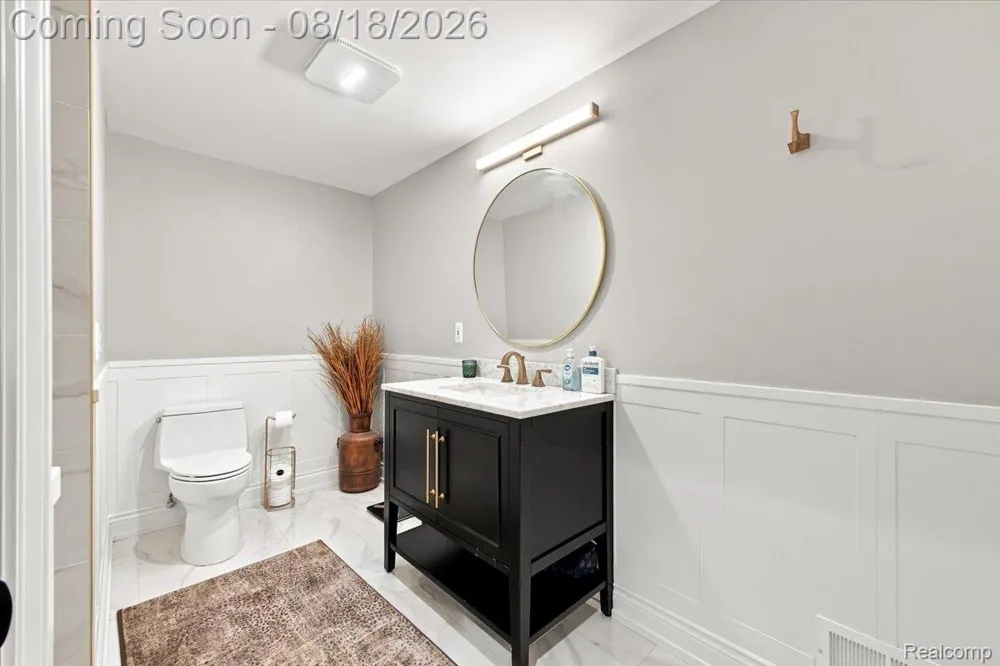 853 Lone Pine Road Bloomfield Hills City, MI 48302