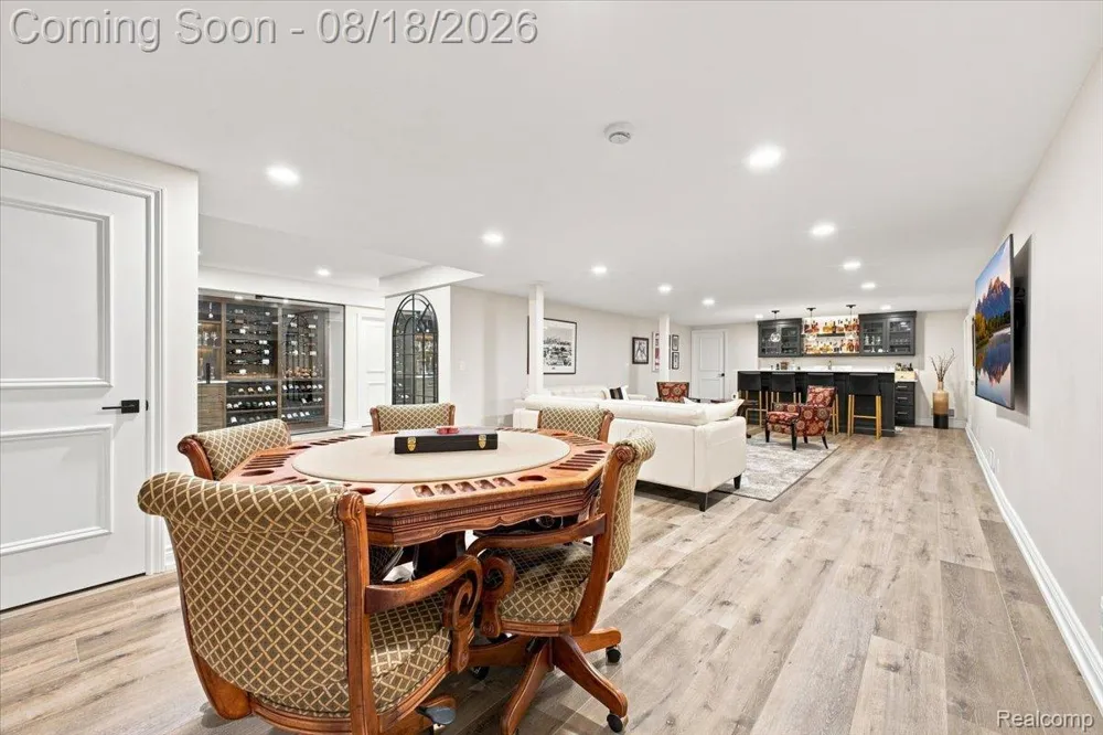 853 Lone Pine Road Bloomfield Hills City, MI 48302