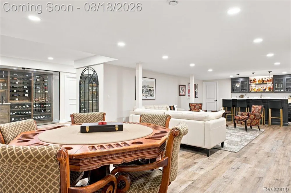 853 Lone Pine Road Bloomfield Hills City, MI 48302
