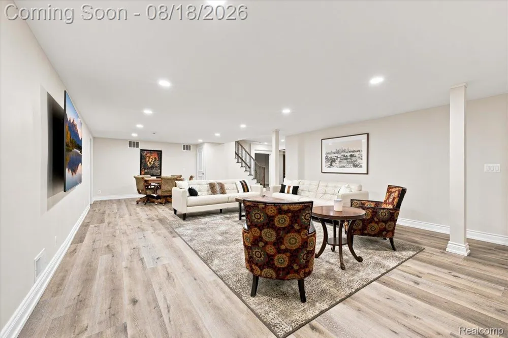 853 Lone Pine Road Bloomfield Hills City, MI 48302