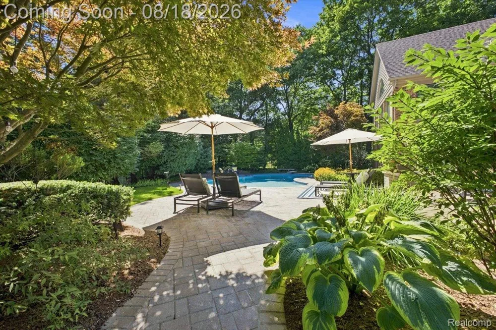 853 Lone Pine Road Bloomfield Hills City, MI 48302