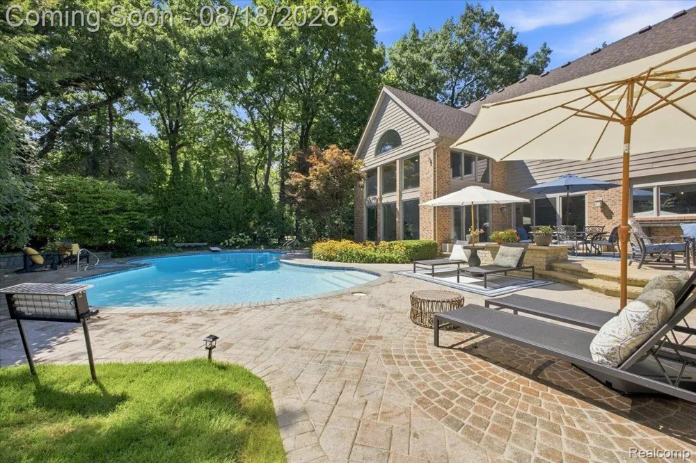 853 Lone Pine Road Bloomfield Hills City, MI 48302