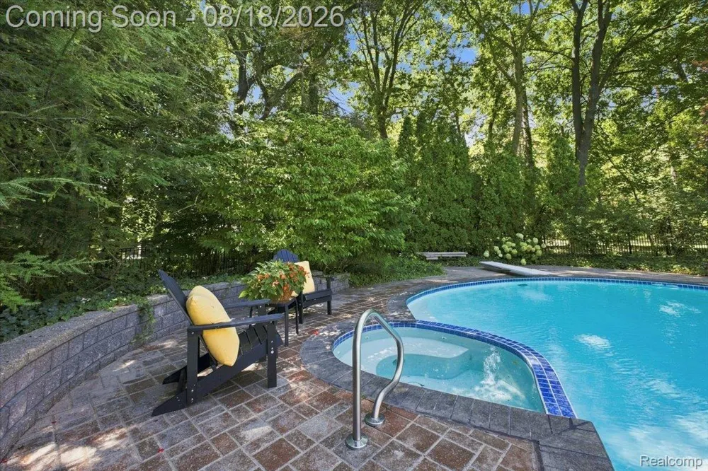853 Lone Pine Road Bloomfield Hills City, MI 48302