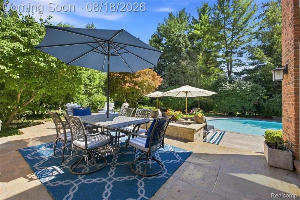 853 Lone Pine Road Bloomfield Hills City, MI 48302