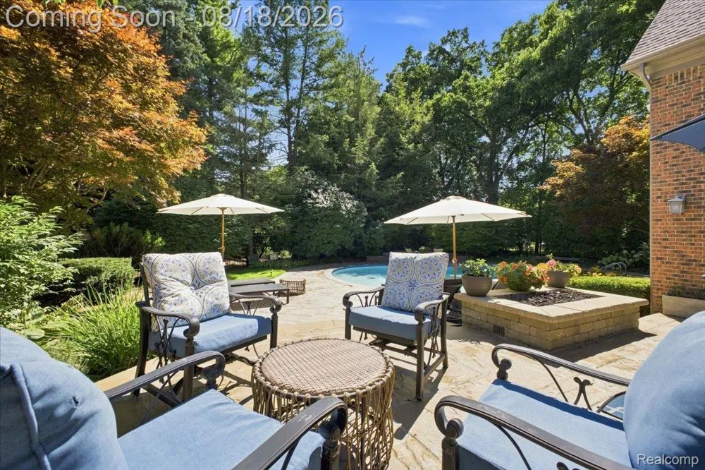 853 Lone Pine Road Bloomfield Hills City, MI 48302
