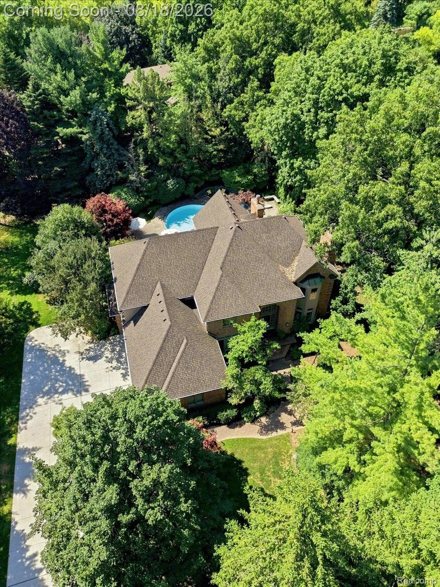 853 Lone Pine Road Bloomfield Hills City, MI 48302