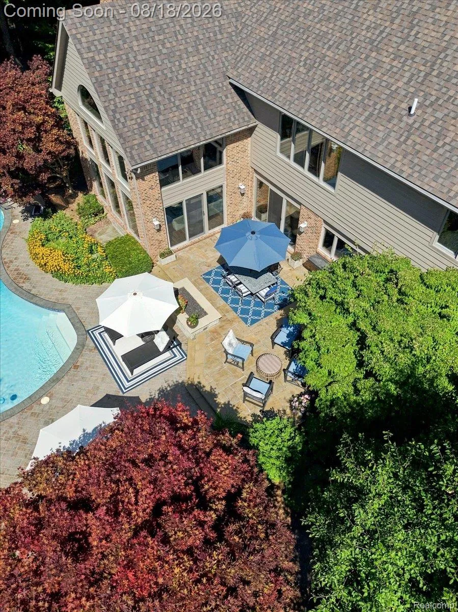 853 Lone Pine Road Bloomfield Hills City, MI 48302