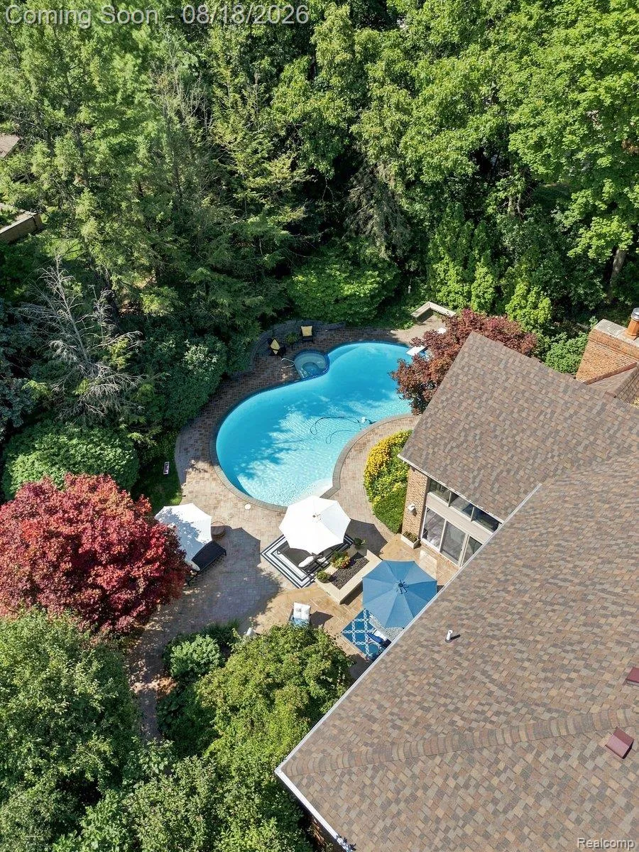 853 Lone Pine Road Bloomfield Hills City, MI 48302
