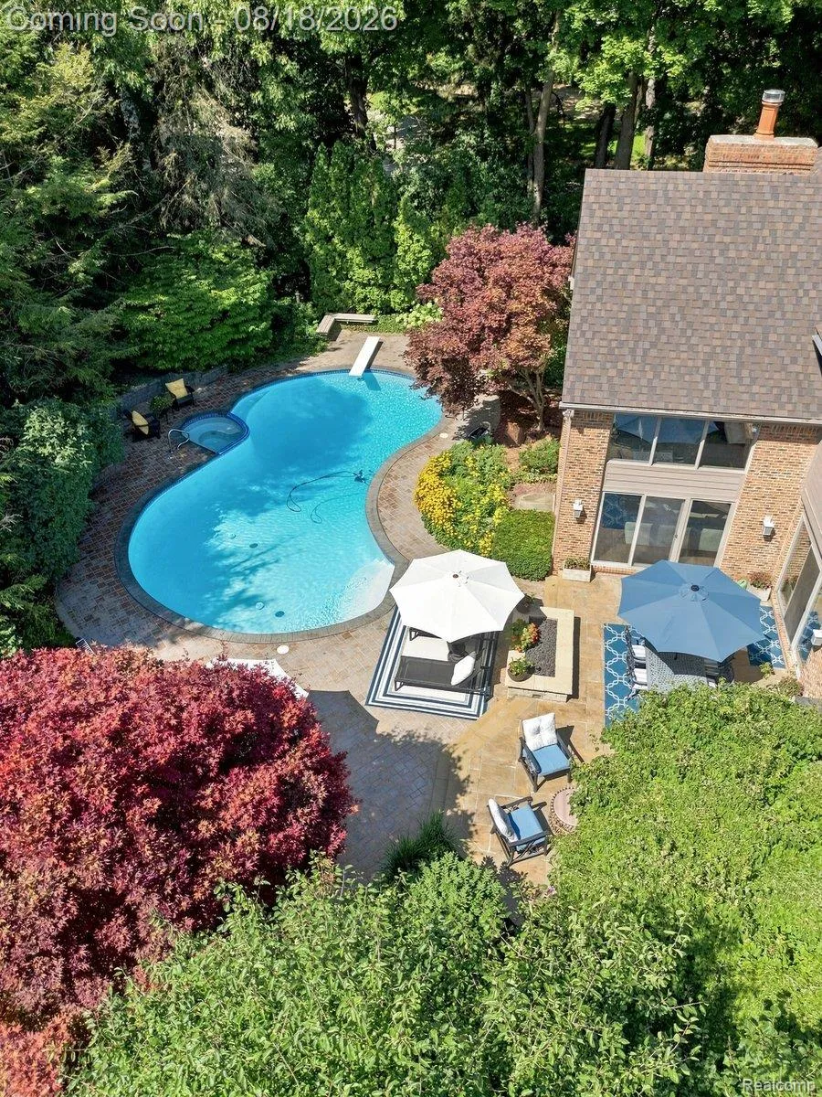 853 Lone Pine Road Bloomfield Hills City, MI 48302