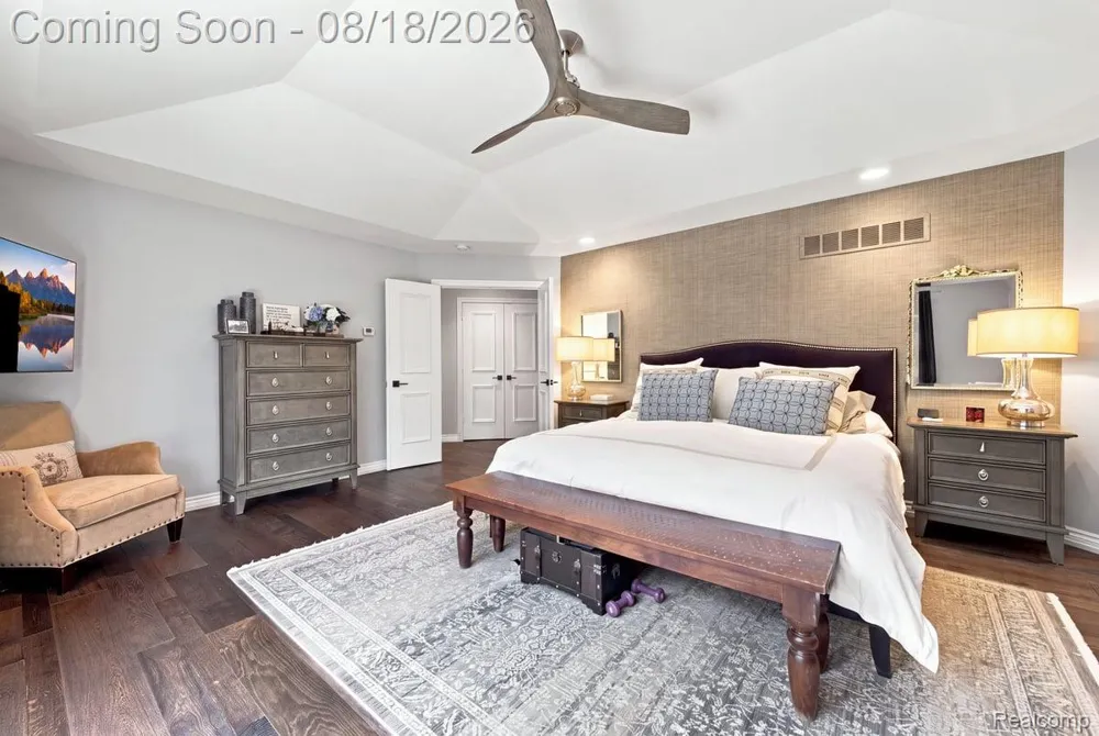 853 Lone Pine Road Bloomfield Hills City, MI 48302