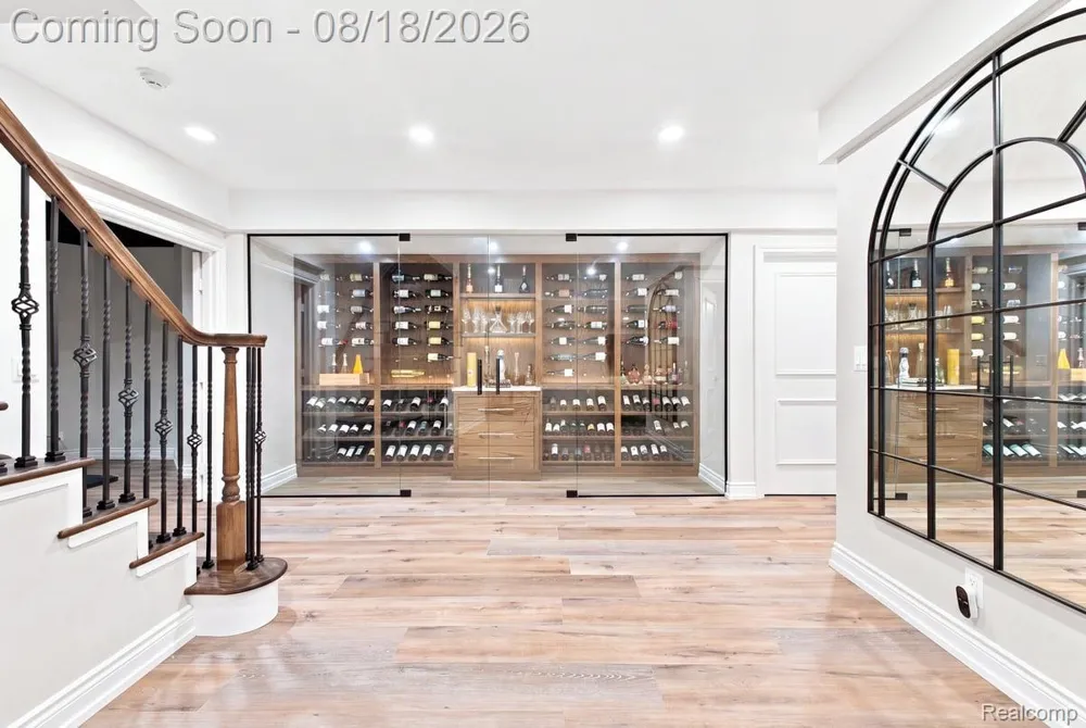 853 Lone Pine Road Bloomfield Hills City, MI 48302
