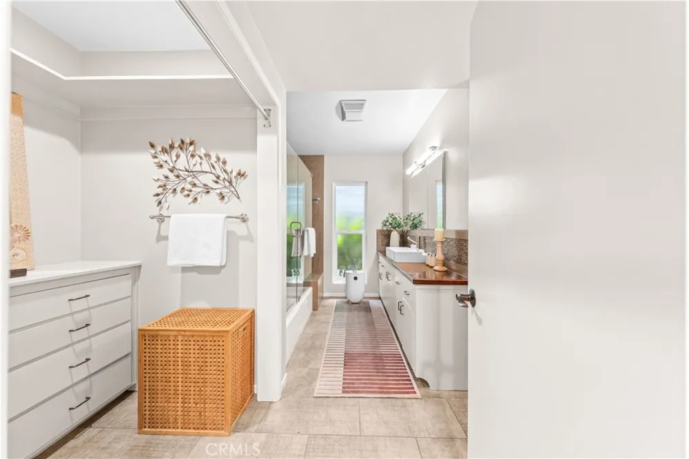 2275 La Paz Claremont, CA 91711
