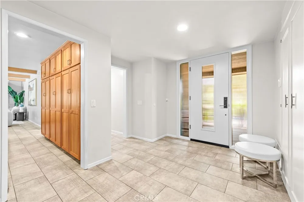2275 La Paz Claremont, CA 91711