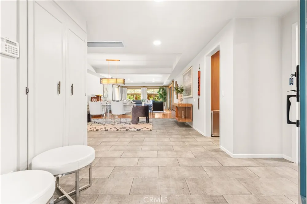 2275 La Paz Claremont, CA 91711