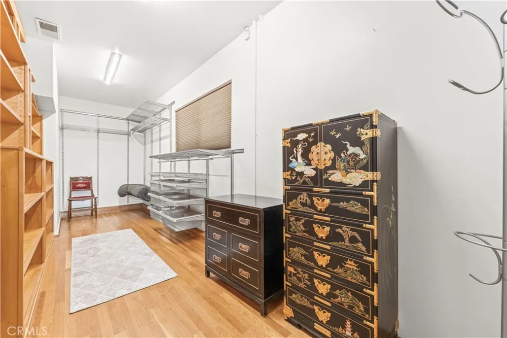 2275 La Paz Claremont, CA 91711