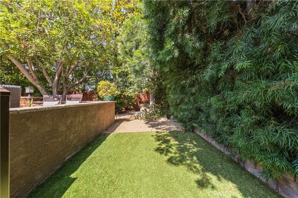 2275 La Paz Claremont, CA 91711