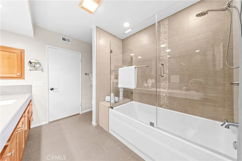 2275 La Paz Claremont, CA 91711