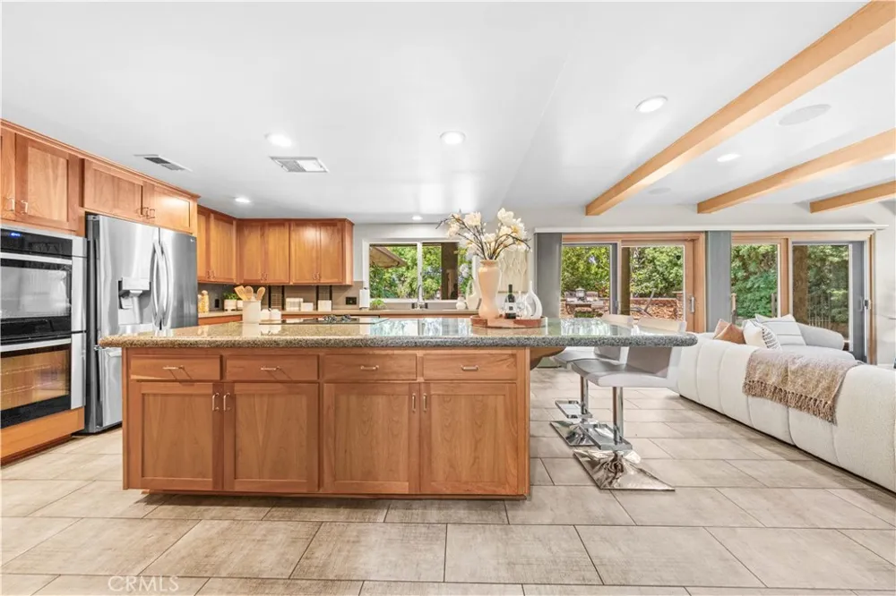 2275 La Paz Claremont, CA 91711