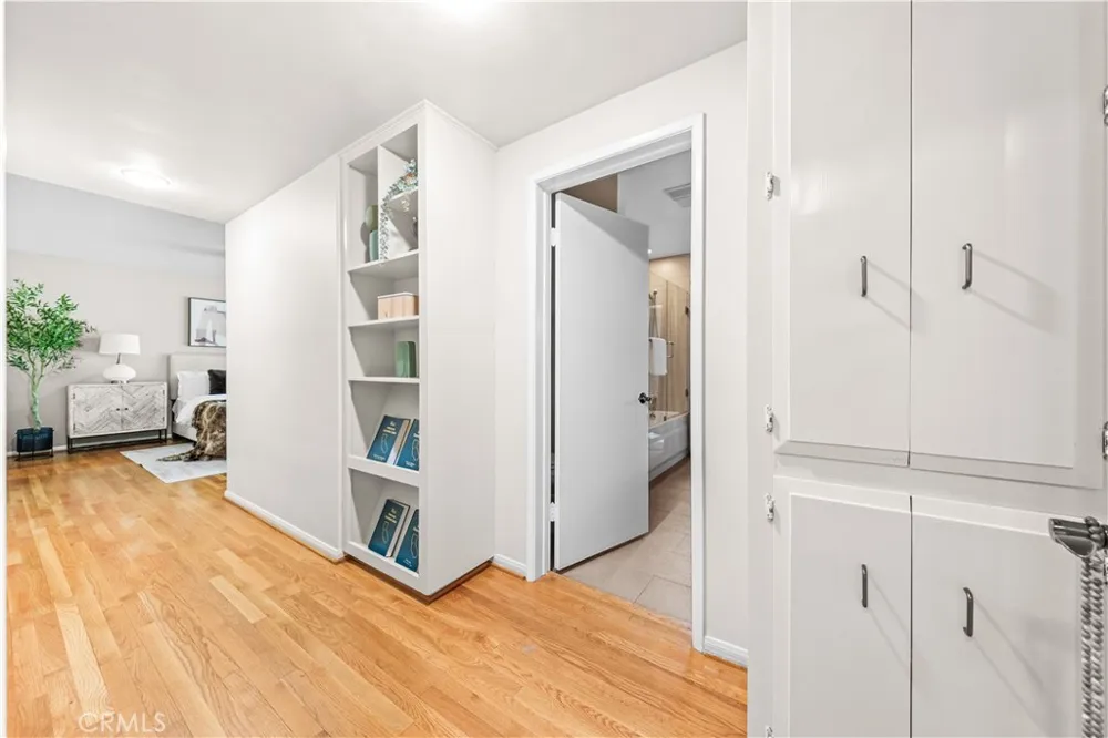 2275 La Paz Claremont, CA 91711