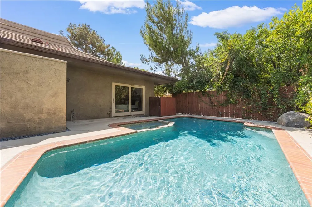 2275 La Paz Claremont, CA 91711