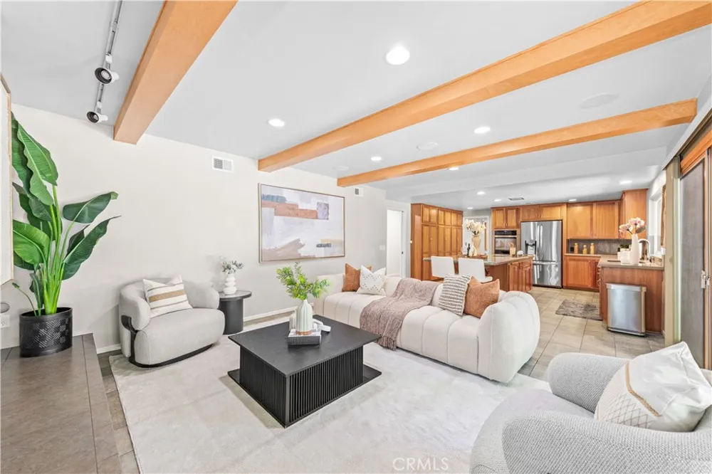 2275 La Paz Claremont, CA 91711