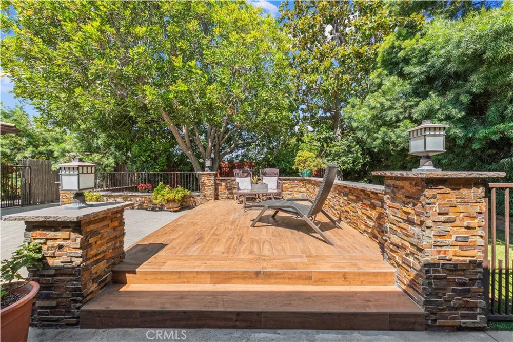 2275 La Paz Claremont, CA 91711