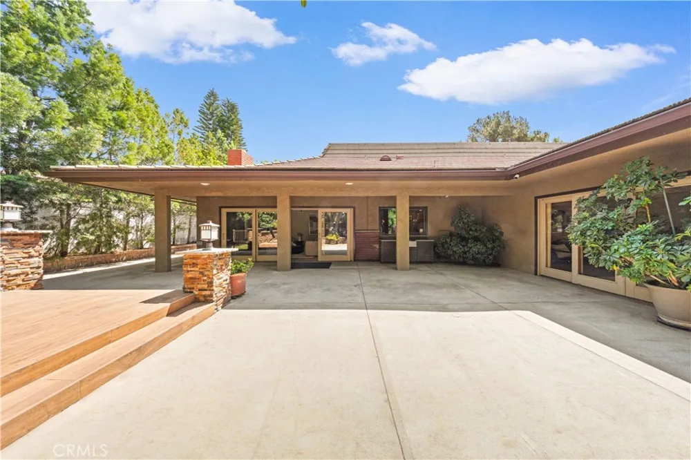 2275 La Paz Claremont, CA 91711