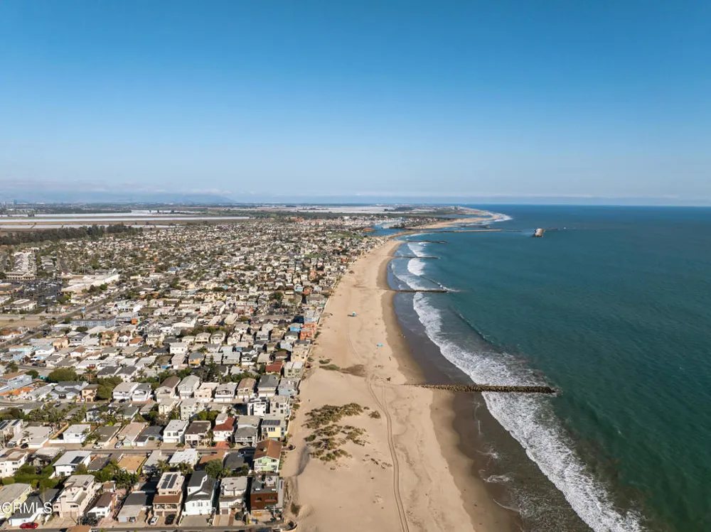 1111 Dover Lane Ventura, CA 93001