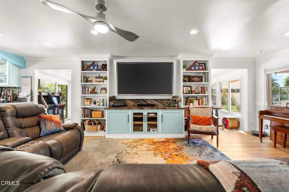 6994 Swan Street Ventura, CA 93003