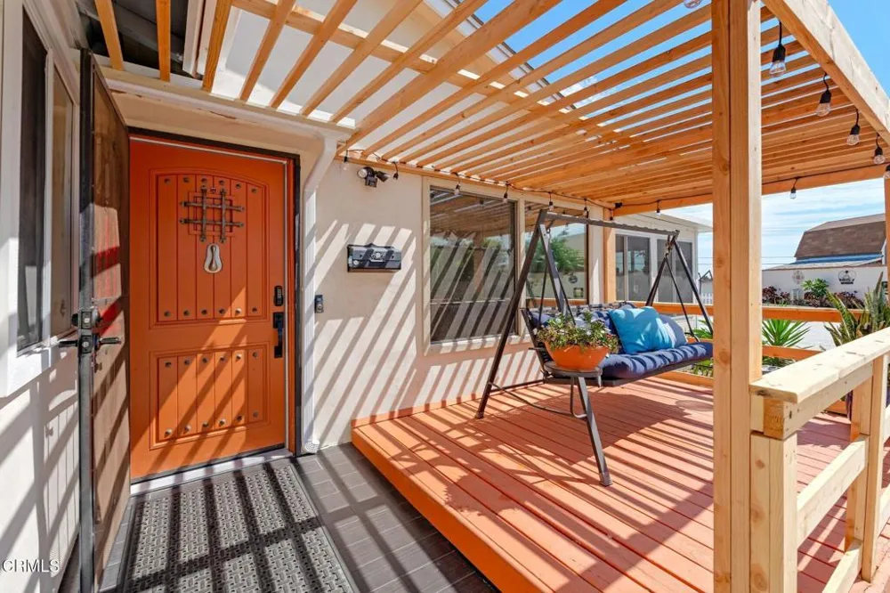 6994 Swan Street Ventura, CA 93003