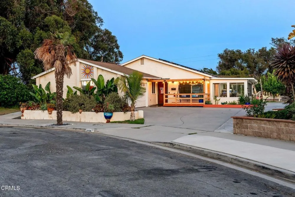 6994 Swan Street Ventura, CA 93003