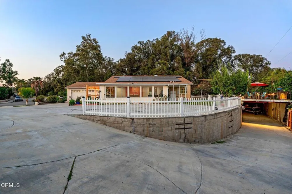 6994 Swan Street Ventura, CA 93003