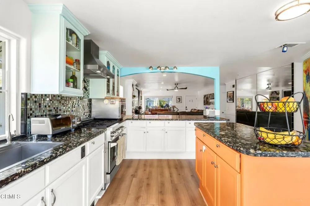 6994 Swan Street Ventura, CA 93003