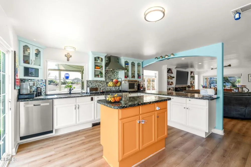 6994 Swan Street Ventura, CA 93003