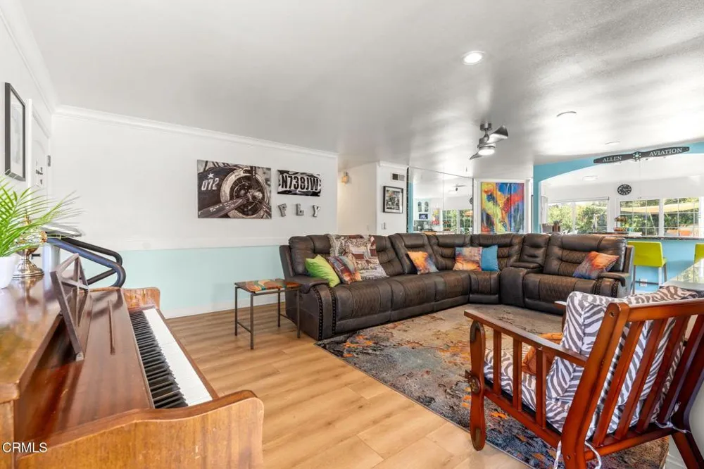 6994 Swan Street Ventura, CA 93003