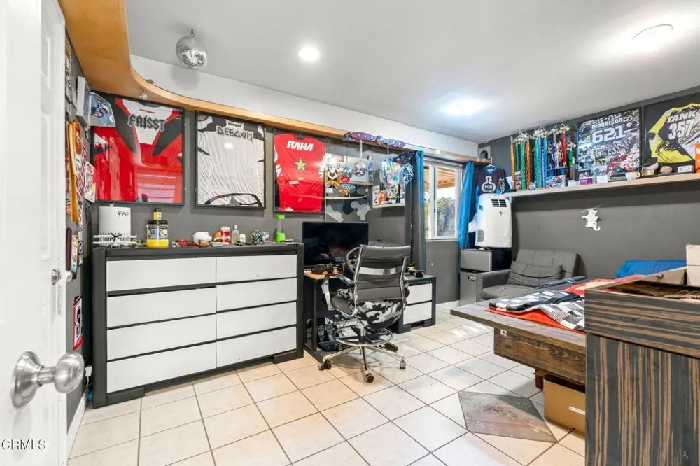 6994 Swan Street Ventura, CA 93003