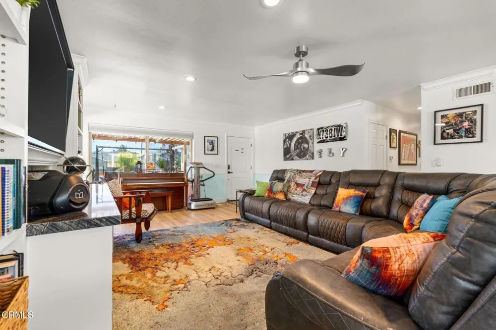 6994 Swan Street Ventura, CA 93003