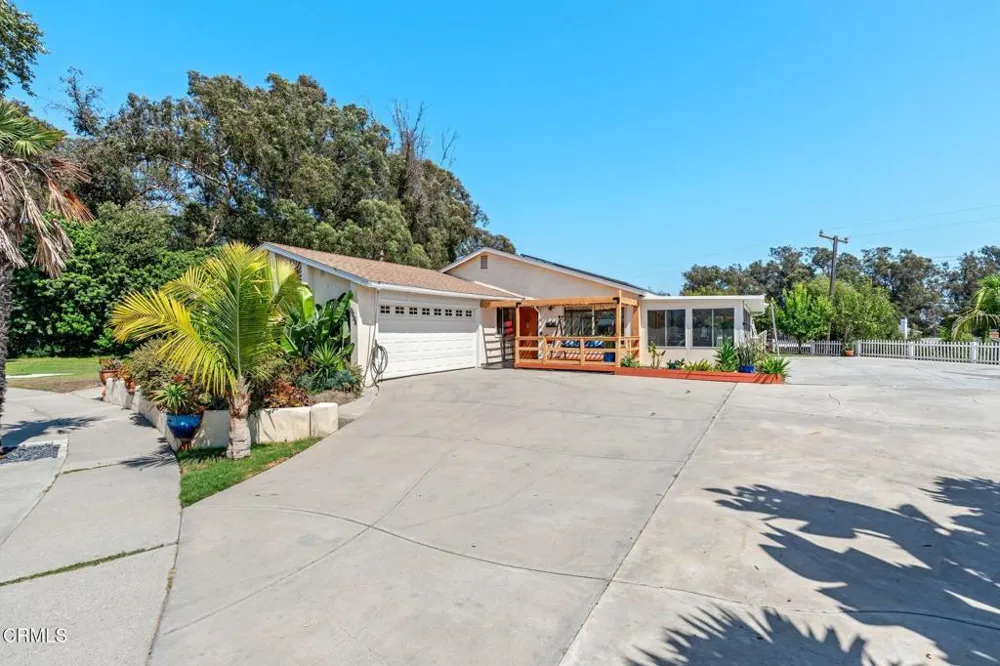 6994 Swan Street Ventura, CA 93003