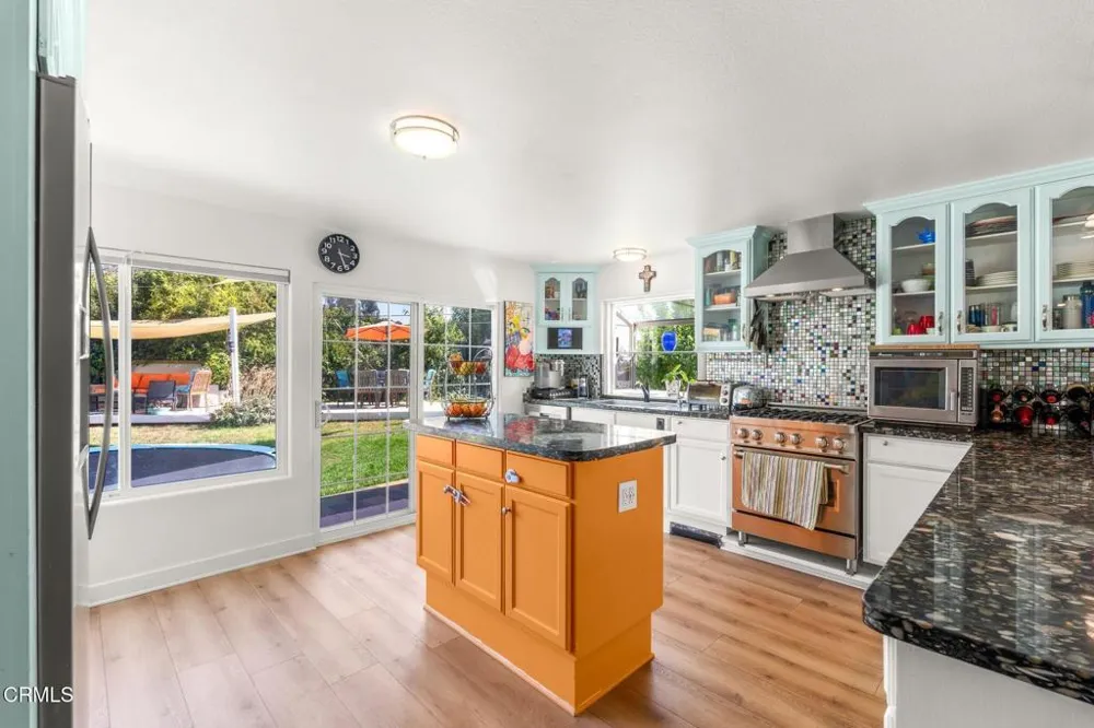 6994 Swan Street Ventura, CA 93003