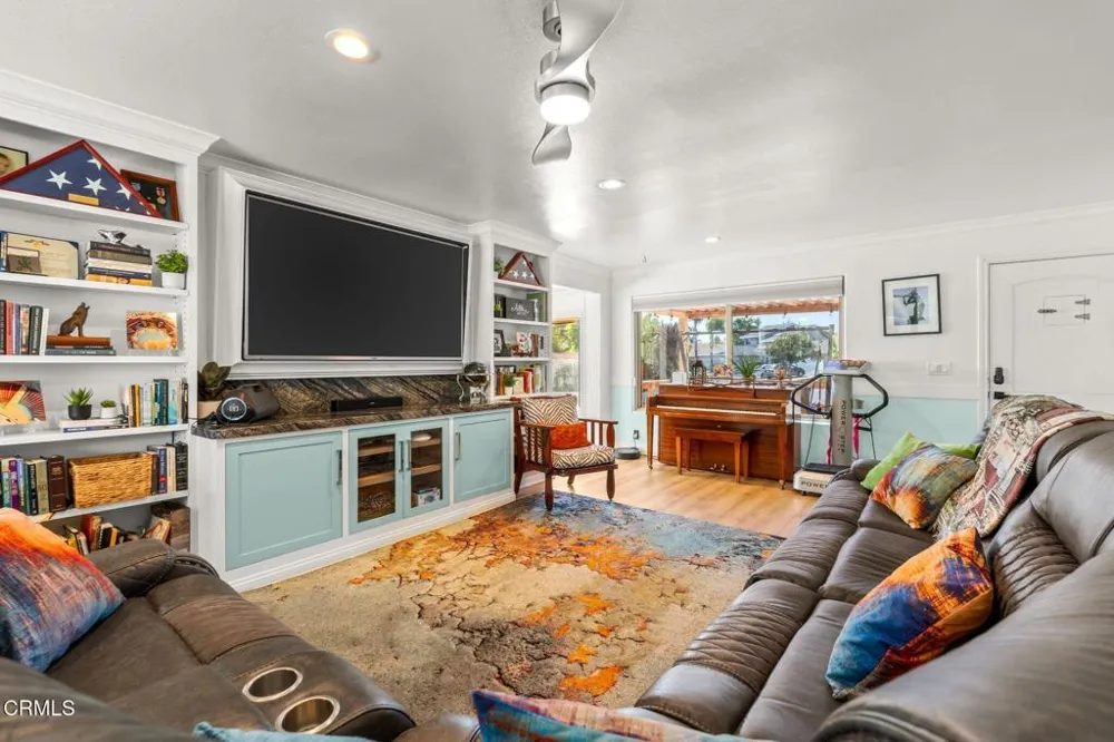 6994 Swan Street Ventura, CA 93003