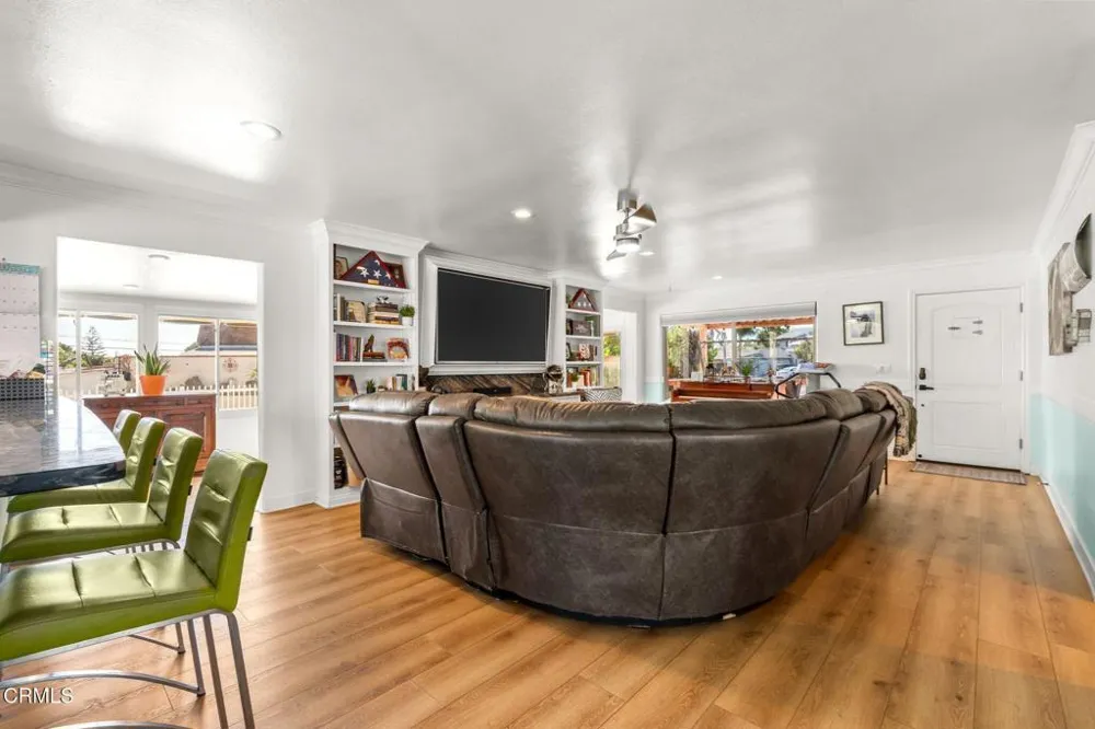 6994 Swan Street Ventura, CA 93003