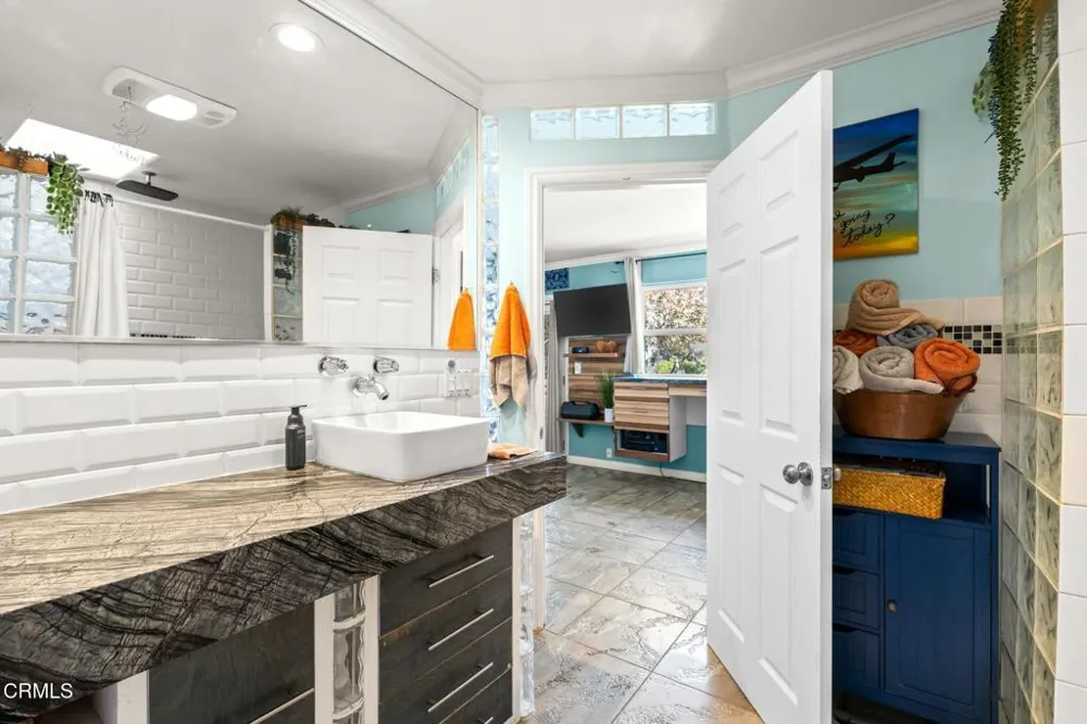 6994 Swan Street Ventura, CA 93003