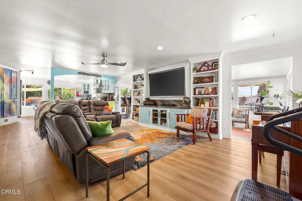 6994 Swan Street Ventura, CA 93003