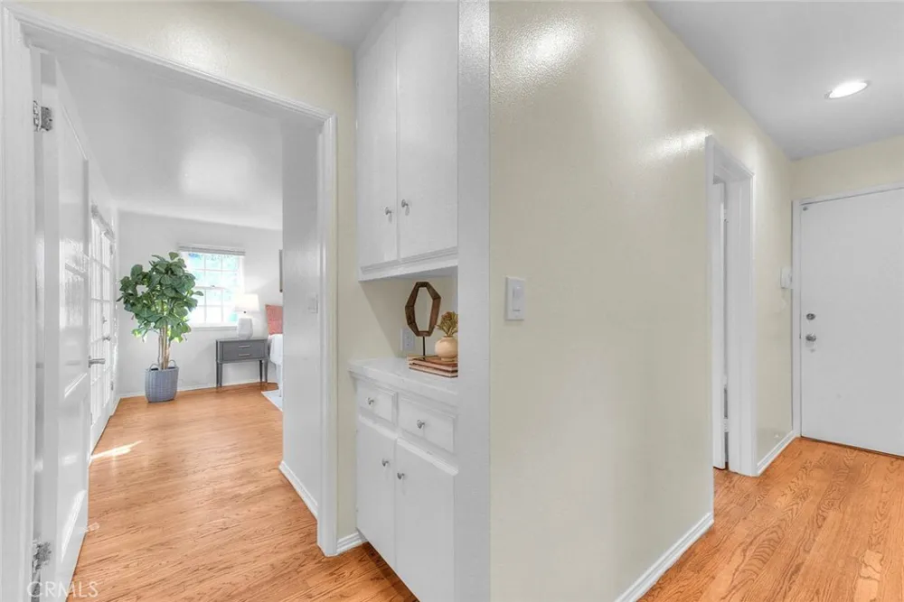 537 Jamestown Burbank, CA 91504