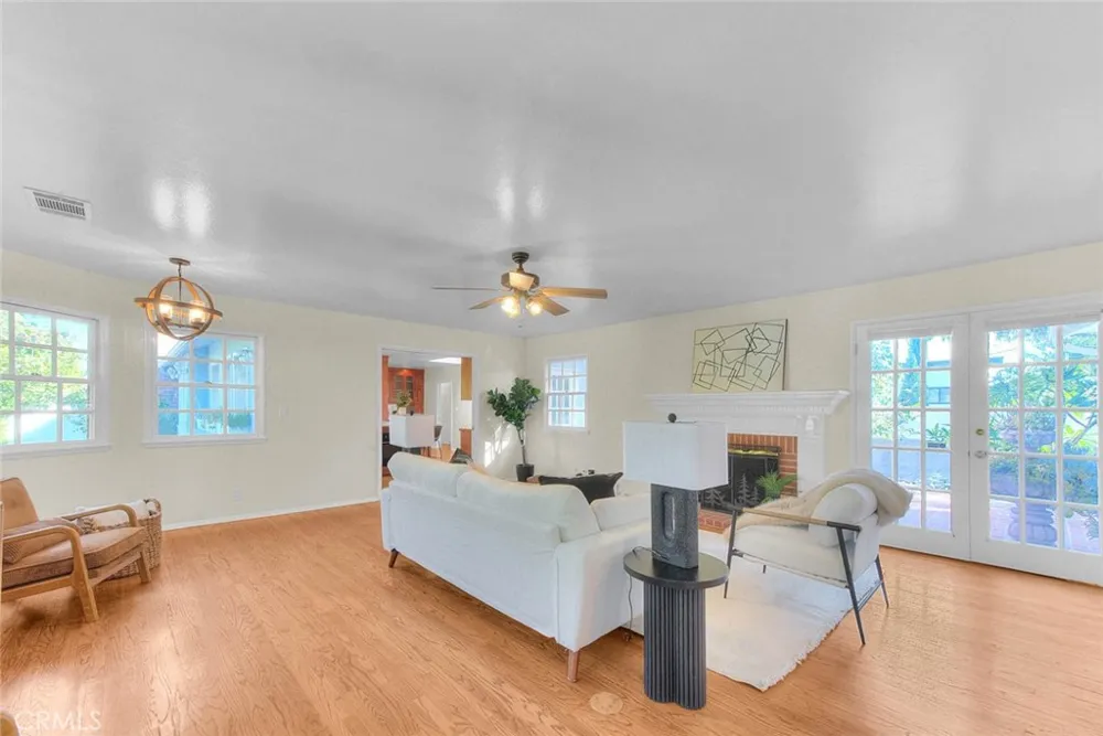 537 Jamestown Burbank, CA 91504