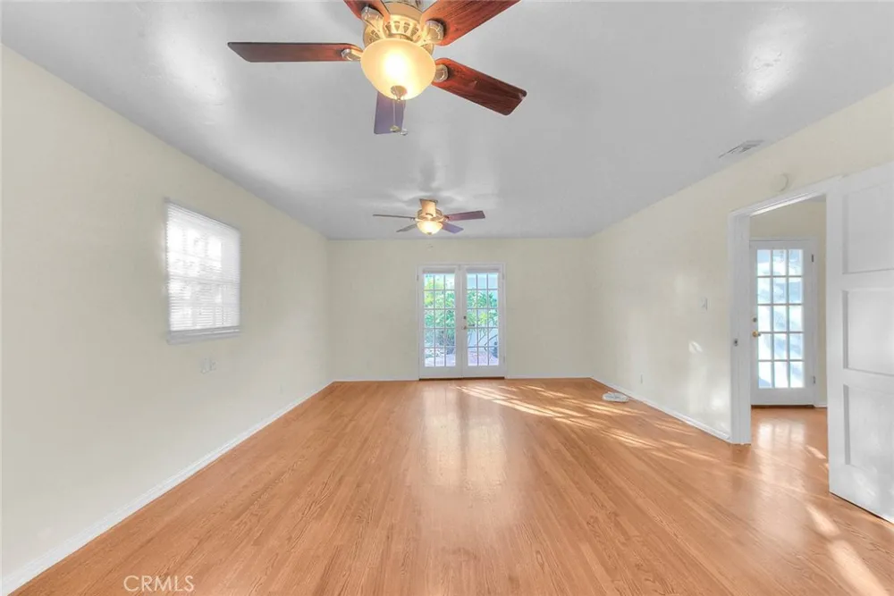 537 Jamestown Burbank, CA 91504