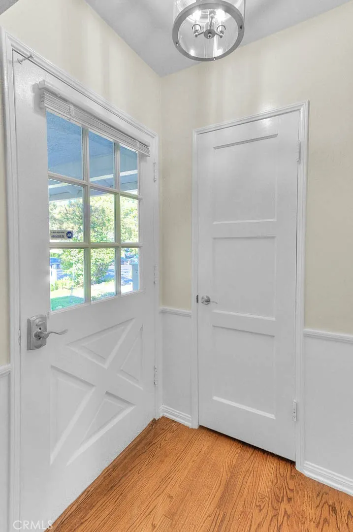 537 Jamestown Burbank, CA 91504